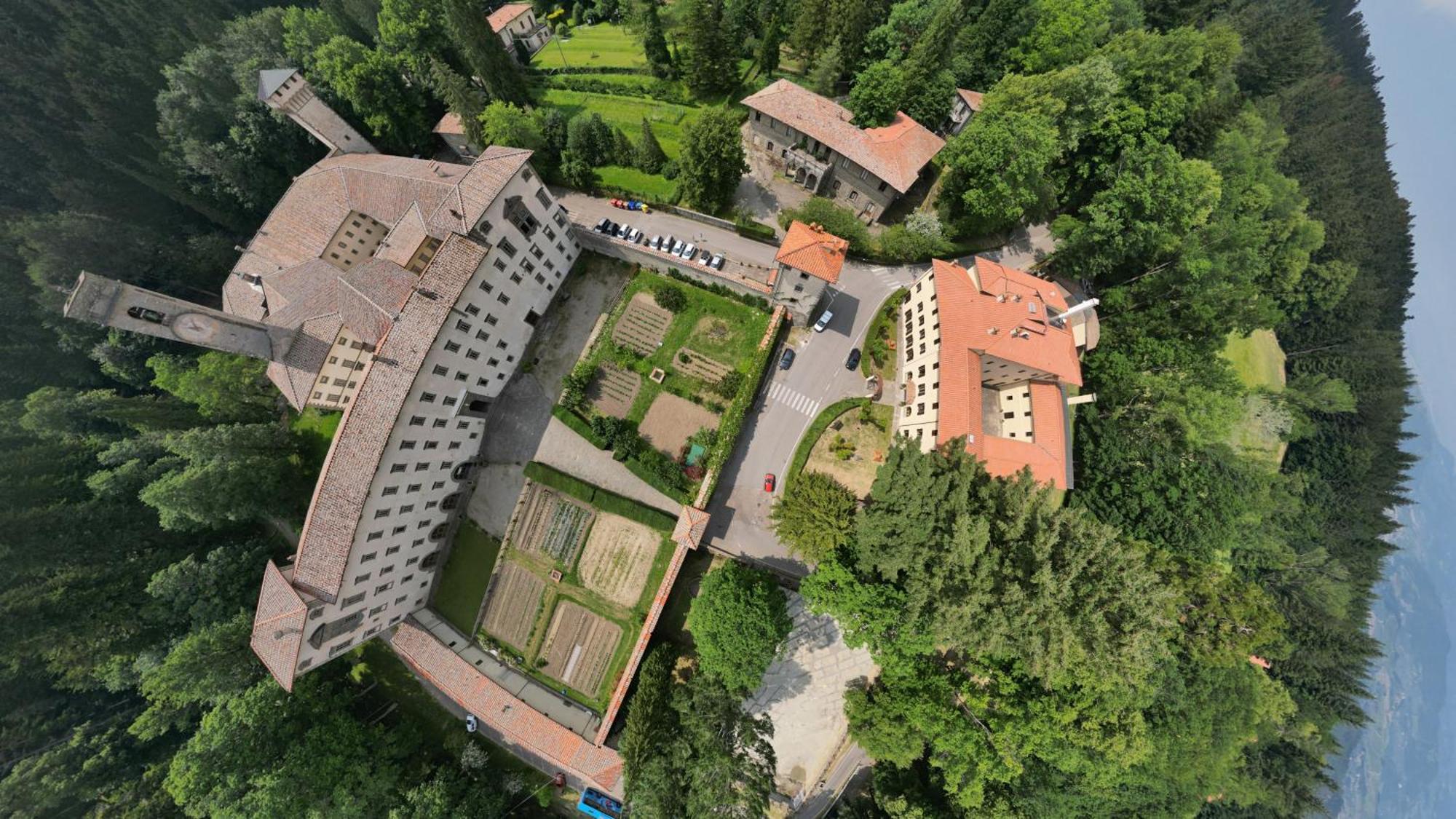 Hotel Rifugio La Foresta Валломброза Экстерьер фото