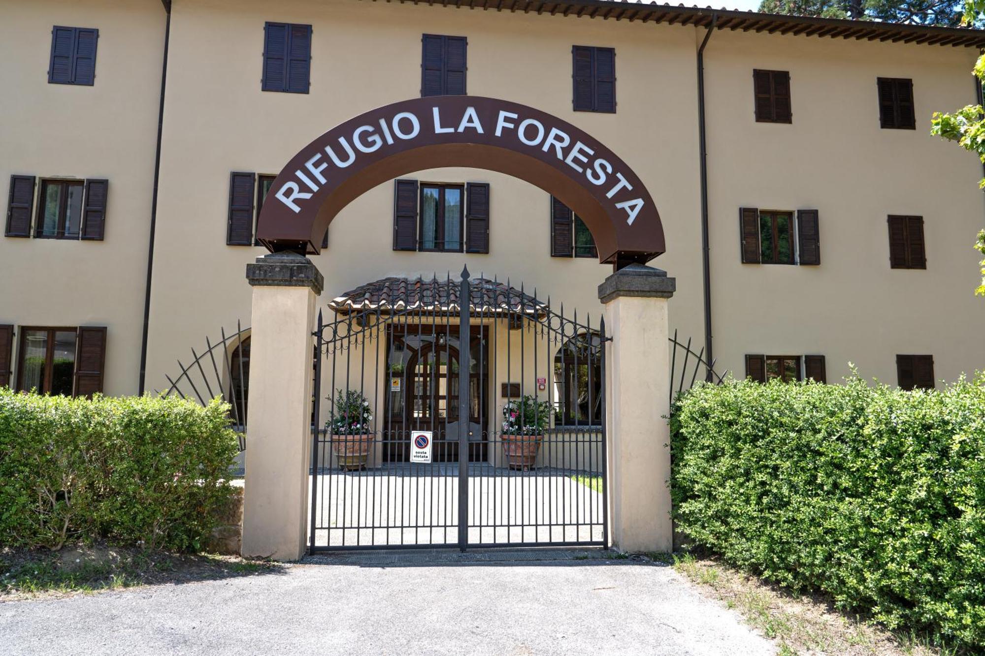 Hotel Rifugio La Foresta Валломброза Экстерьер фото